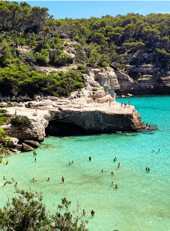 Mit Seaphoria Yachts wird Ihr Urlaub zum Traumurlaub - egal, ob Dubrovnik, Split, Grenadinen, Athen, Santorini, Korfu, Türkei oder die balearischen Inseln.