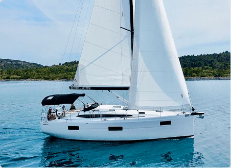 Verbringen Sie Ihren Urlaub auf einem Segelboot, Katamaran, Motorboot, Motoryacht, Gulet oder einer Superyacht.